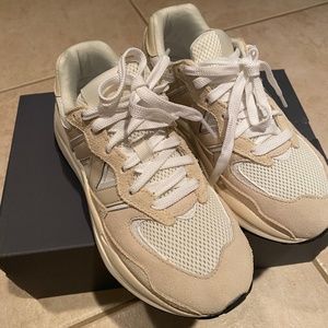 New Balance 57/40 size 6.5 worn once